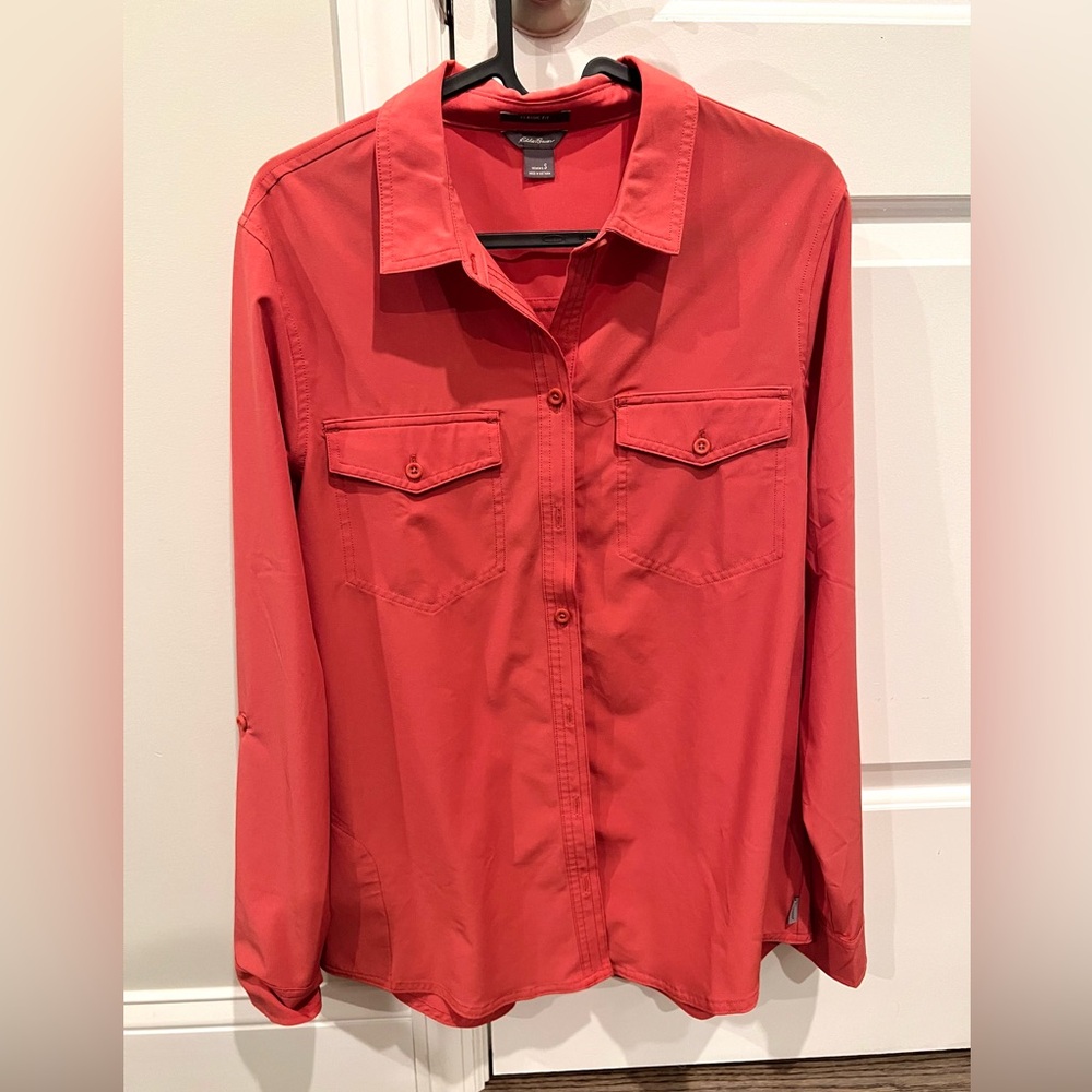 Eddie Bauer Classic fit shirt. Size S